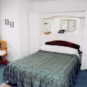 Guest house Milton House