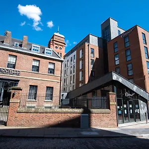 Roomzzz 4*, Newcastle upon Tyne United Kingdom